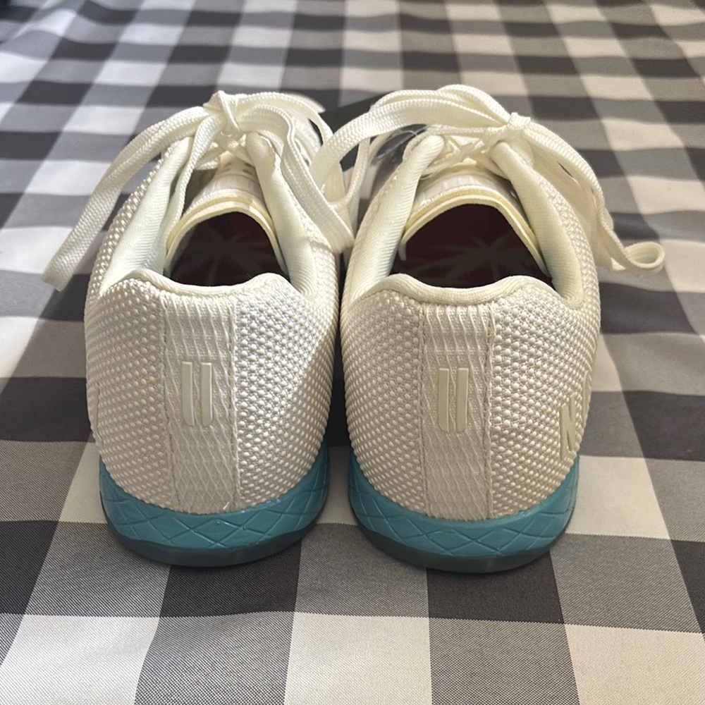 White NOBULL NWT athletic shoes, cute tropical design sides/bottom. Size 10 - Picture 3 of 5